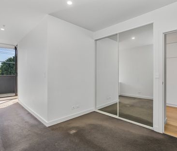 Register to Inspect / Contemporary 1-Bedroom Apartment with Secure ... - Photo 6