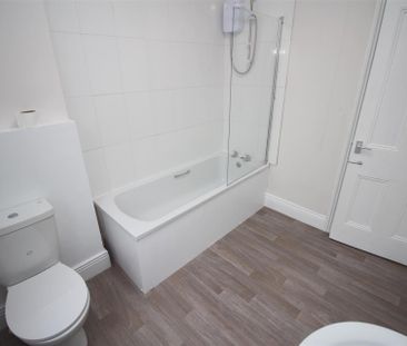 2 bedroom Student Flat to rent in Hazelwood Avenue, Newcastle Upon ... - Photo 4