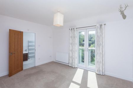 4 bedroom detached house to rent - Photo 3