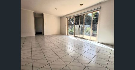 Family-Focused Living in the Heart of Aspendale Gardens - Photo 4