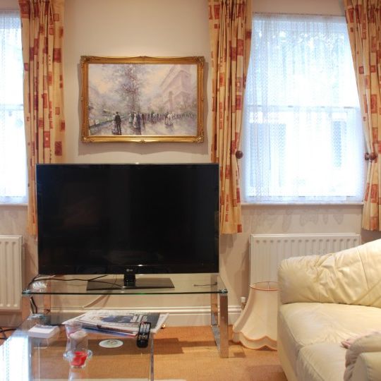 Decorated room in shared apartment in Drumcondra, Dublin - Photo 1