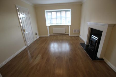 4 bedroom detached house to rent - Photo 2