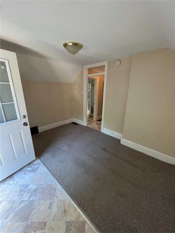 For Lease - 4287 Queen (Upper Unit ) Street, Lincoln, Ontario - Photo 2