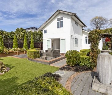 Pet friendly executive home in Strowan! - Photo 3