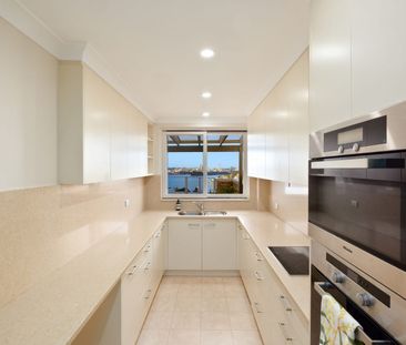 Spectacular Harbour & City Skyline Residence with Expansive Enterta... - Photo 4