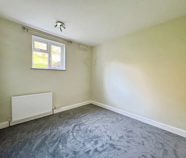 Undercliff Gardens, Leigh-On-Sea - Photo 5