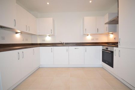 2 bedroom flat to rent - Photo 4