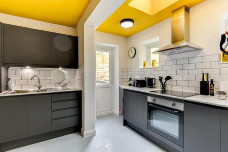 1 bedroom in a house share to rent - Photo 4