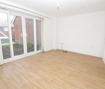4 bedroom semi-detached house to rent - Photo 4