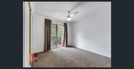 REFURBISHED, 2 BEDROOM APARTMENT IN NEWMARKET - Photo 4