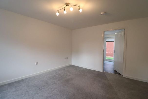 3 bedroom semi-detached house to rent - Photo 1