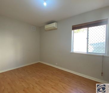 RENOVATED GROUND FLOOR UNIT WALKING DISTANCE TO BEACH - Photo 4