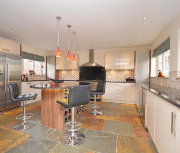 4 bedroom detached house to rent - Photo 1