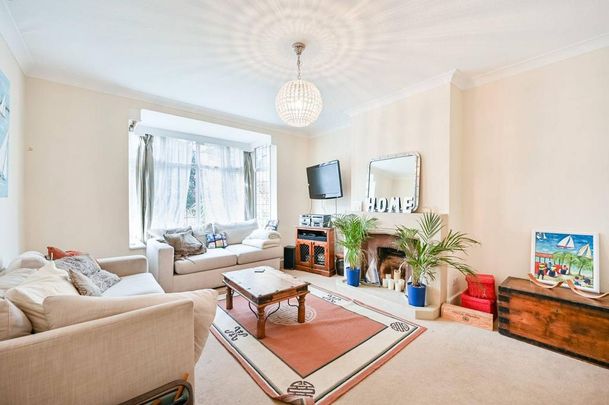 4 bedroom semi-detached house to rent - Photo 1