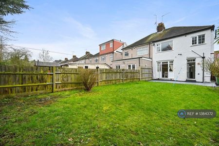 1 bedroom in a house share to rent - Photo 5