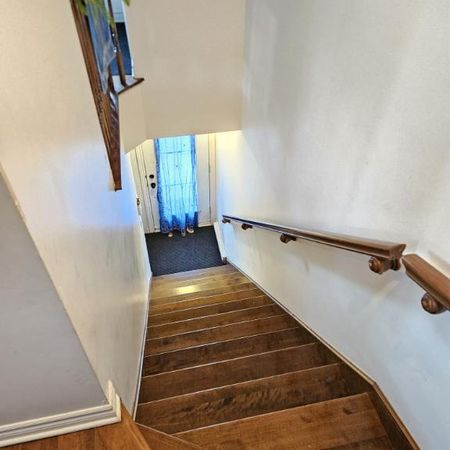 MAGNIFIQUE CONDO 4 1/2 À STE-THÉRÈSE DANS UN DÉCOR EXTÉRIEUR TOUT EN VERDURE PRÈS DE TOUS LES SERVICES QU'OFFRE UNE BANLIEUE! - Photo 4