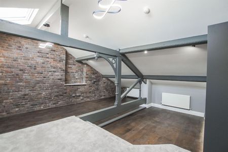 The Old Conservative Club, Irwell Terrace, Bacup - Photo 3