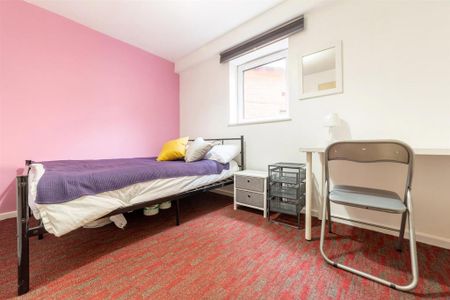 3 bedroom apartment to rent - Photo 4