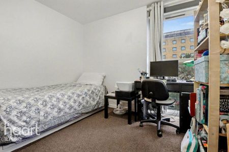 2 bedroom flat to rent - Photo 3