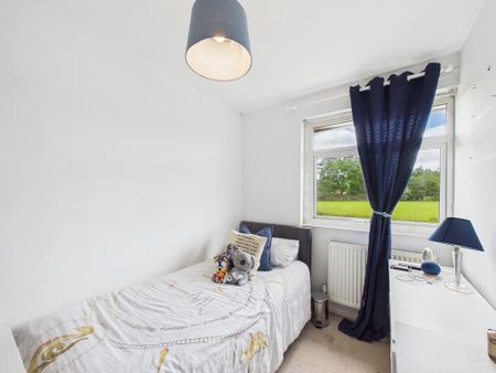 3 bedroom end of terrace house to rent - Photo 4
