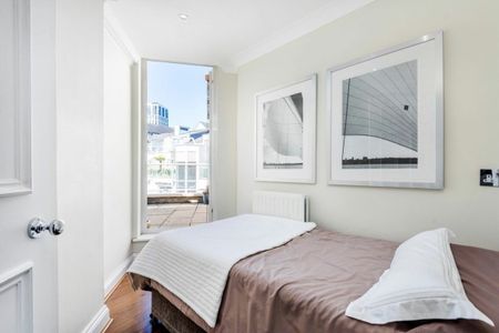 Carlyle Court - Photo 2