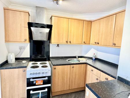 2 bedroom maisonette to rent - Photo 4