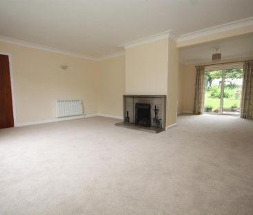 4 bedroom detached bungalow to rent - Photo 2