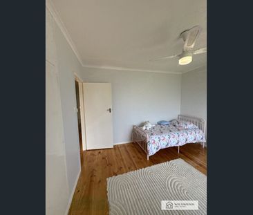 Comfortable Family Home in a Convenient Location - Photo 4