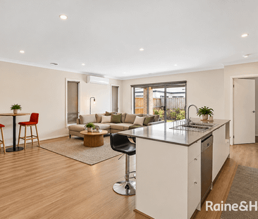 Modern 4-Bedroom Family Home with Comfort and Convenience! - Photo 1