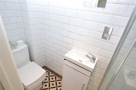 House share to rent - Photo 4