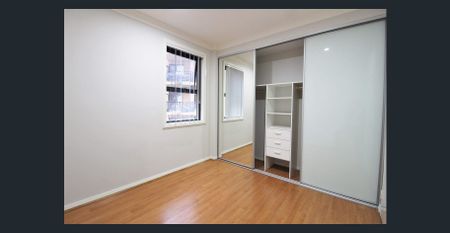Stylish 2 Bedroom Apartment with Park Views in Prime Parramatta Location - Photo 4