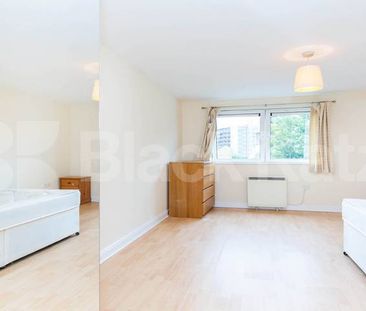 Spacious two bed two bath set within a modern devlopment - Photo 4