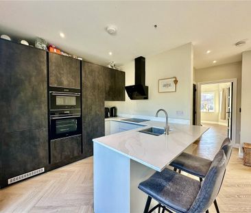 2 bedroom semi-detached house to rent - Photo 6