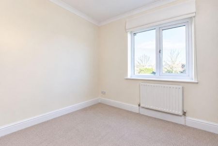 3 bedroom detached house to rent - Photo 3