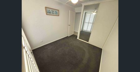 3-Bedroom Apartment in Bargara with Stunning Beach Views - Photo 4