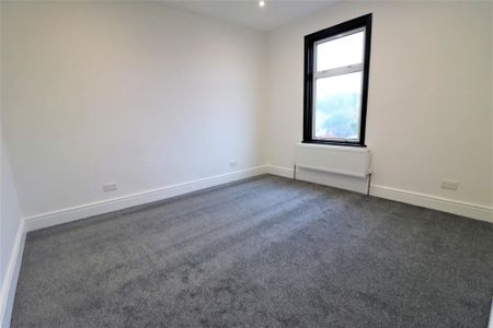 4 bedroom terraced house to rent - Photo 5