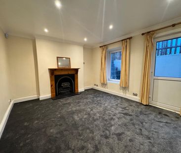 Grovehill Road, Redhill, RH1 - Photo 2