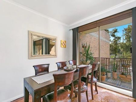 Three Bedroom Apartment with One Carspace - Unfurnished - Photo 5