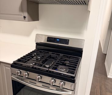 For Lease - 89 Palace Street, Thorold, Ontario - Photo 5