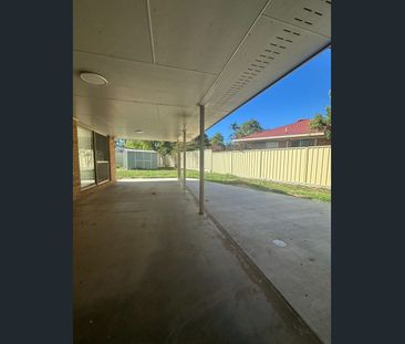 3-bedroom, 2-bathroom home - Freshly Renovated - Photo 1