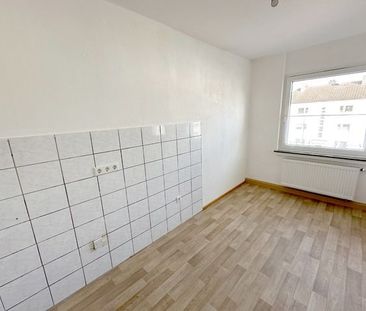 SCHADE IMMOBILIEN - Große 3-Zimmerwohnung mit Balkon zu vermieten! - Foto 3