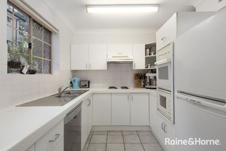 2/25 Payne Street, Indooroopilly, QLD 4068 - Photo 4