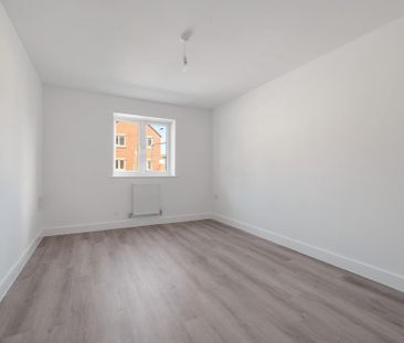 3 bedroom end of terrace house to rent - Photo 5