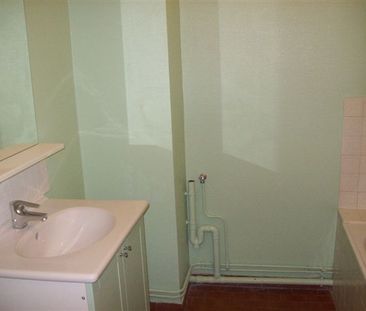 Location Appartement 2 pièces 43m² LE CREUSOT 71200 - Photo 4