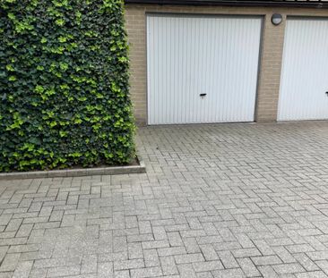 ruim instapklaar twee slaapkamer appartement met groot zongericht t... - Foto 1