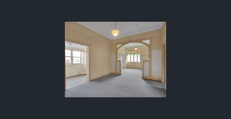 CHARMING SPACIOUS HOME CLOSE TO TOWN - Photo 5