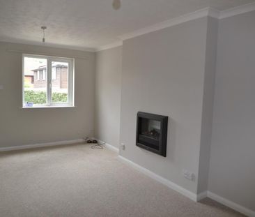 2 bedroom semi-detached house to rent - Photo 2