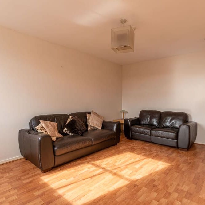 2491L Restalrig Drive, Edinburgh, EH7 6FY - Photo 1