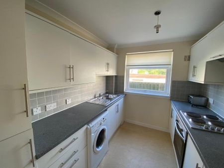 2 bedroom flat to rent - Photo 3