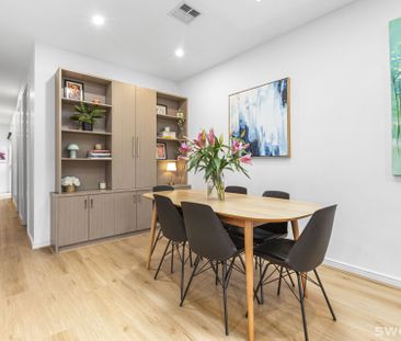 Light filled three bedroom residence with quality fixtures and fitt... - Photo 2